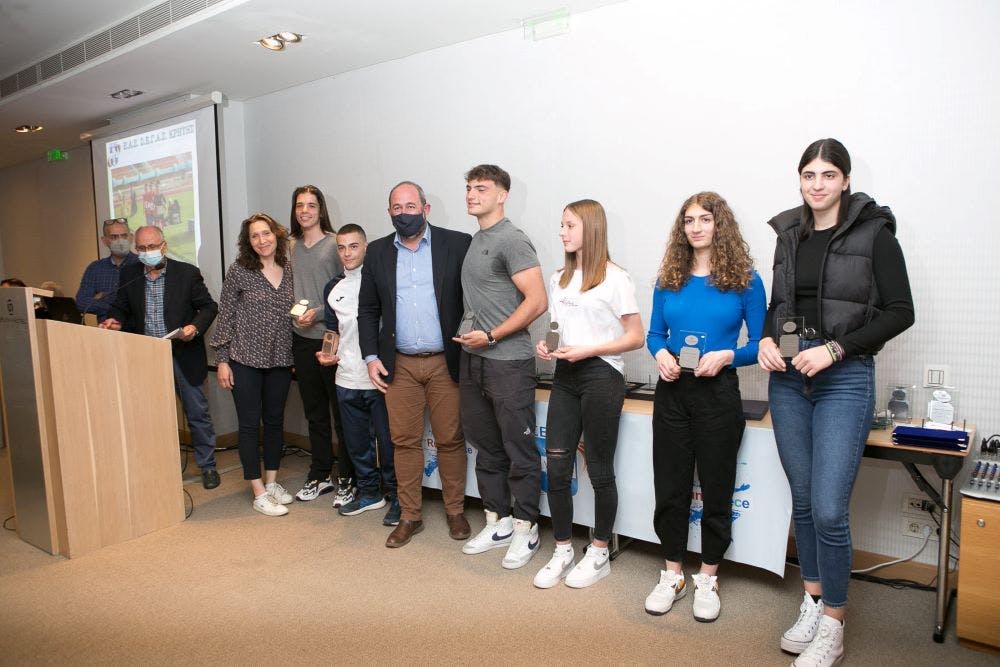 Η ΕΑΣ ΣΕΓΑΣ Κρήτης βράβευσε τους κορυφαίους αθλητές-τριες για τα έτη 2020-2021 (pics) runbeat.gr